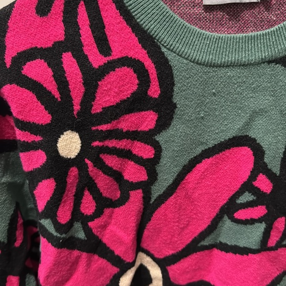 Crewneck - Picture 3 of 4